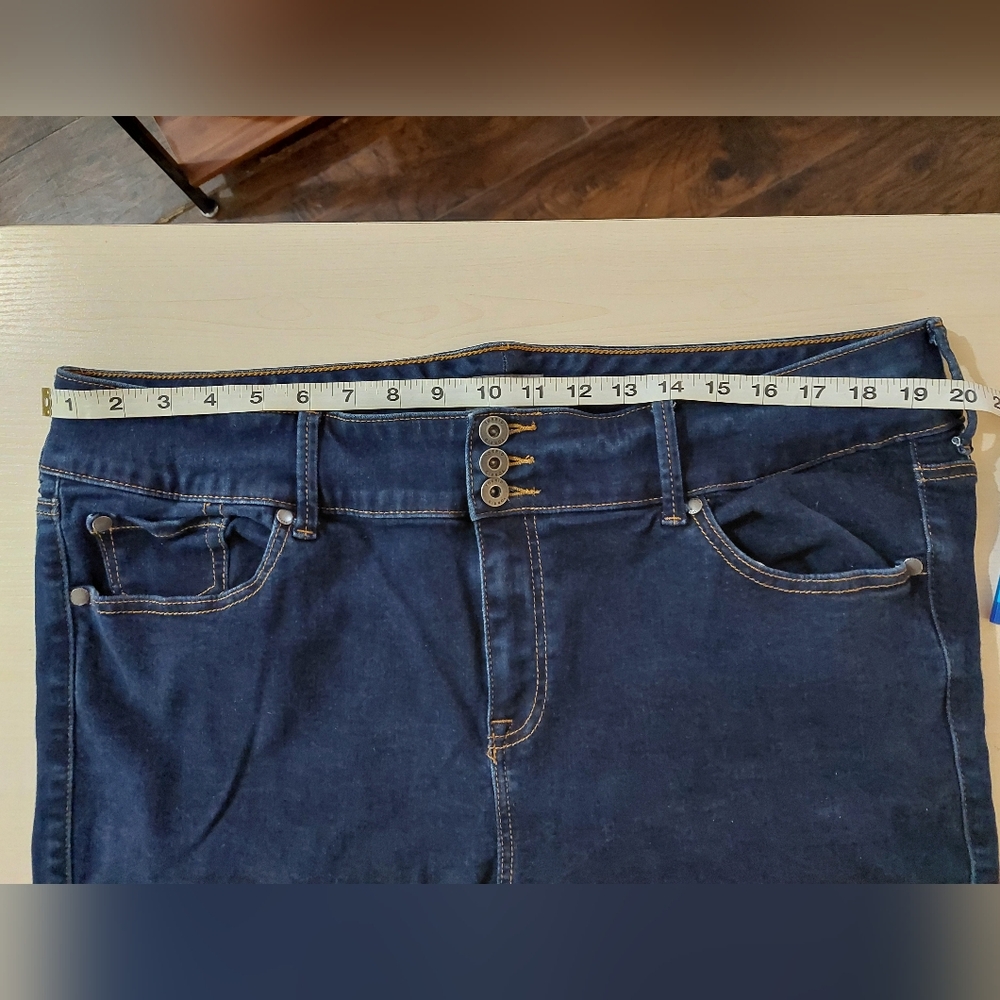 Sexy, Like-new Torrid jeggings sz 22T - Picture 2 of 7